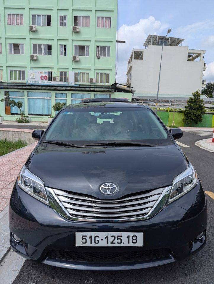 Chính chủ bán xe Toyota Sienna 2011 bản LIMITED