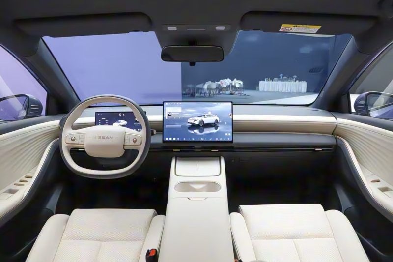 nội thất Nissan N6 PHEV