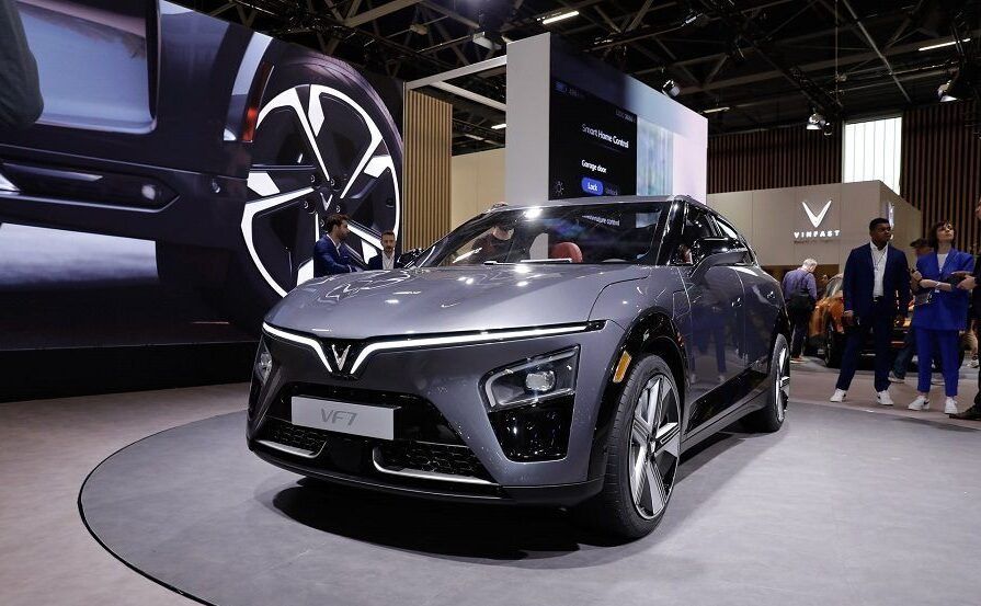 VinFast VF7