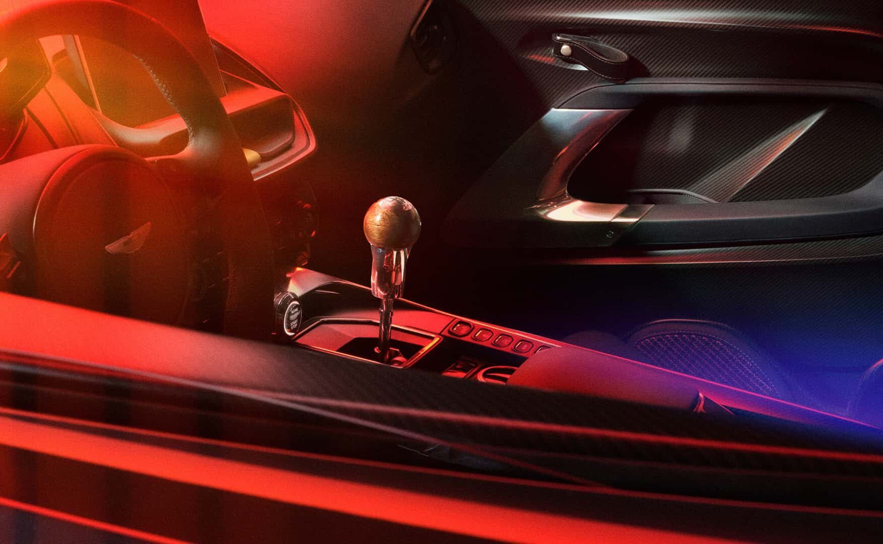 Nội thất Aston Martin Valor