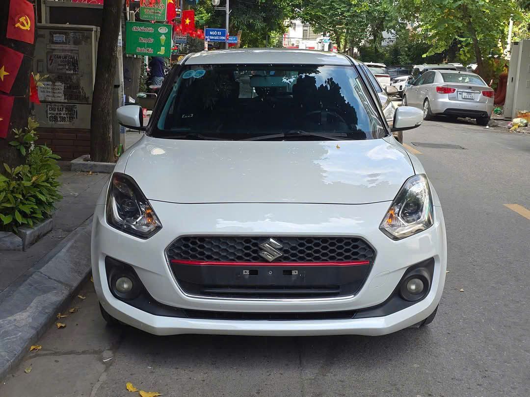 Chính chủ bán xe  Suzuki Swift năm sản xuất 2019