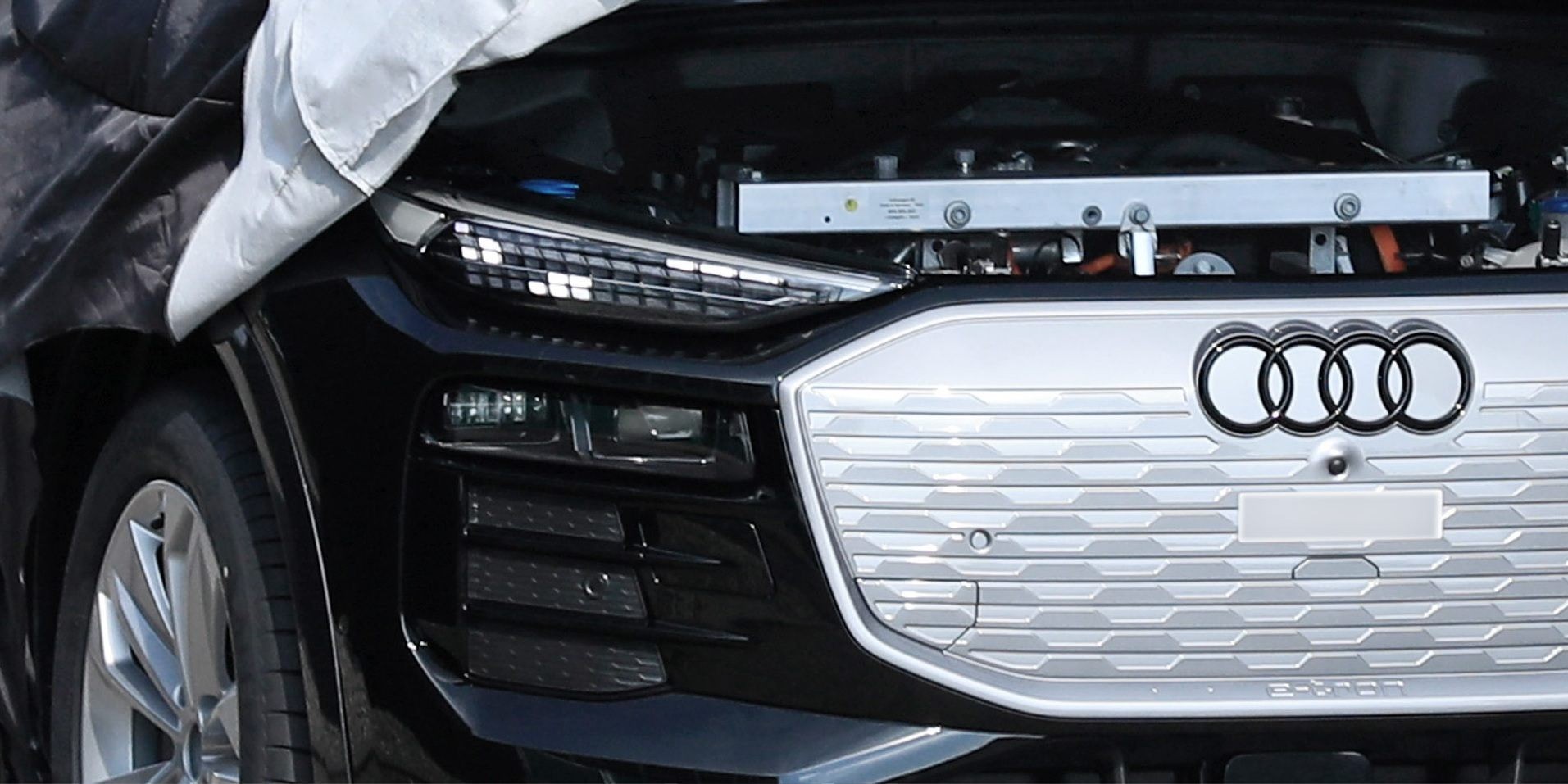đèn mặt trước Audi Q6 E-Tron
