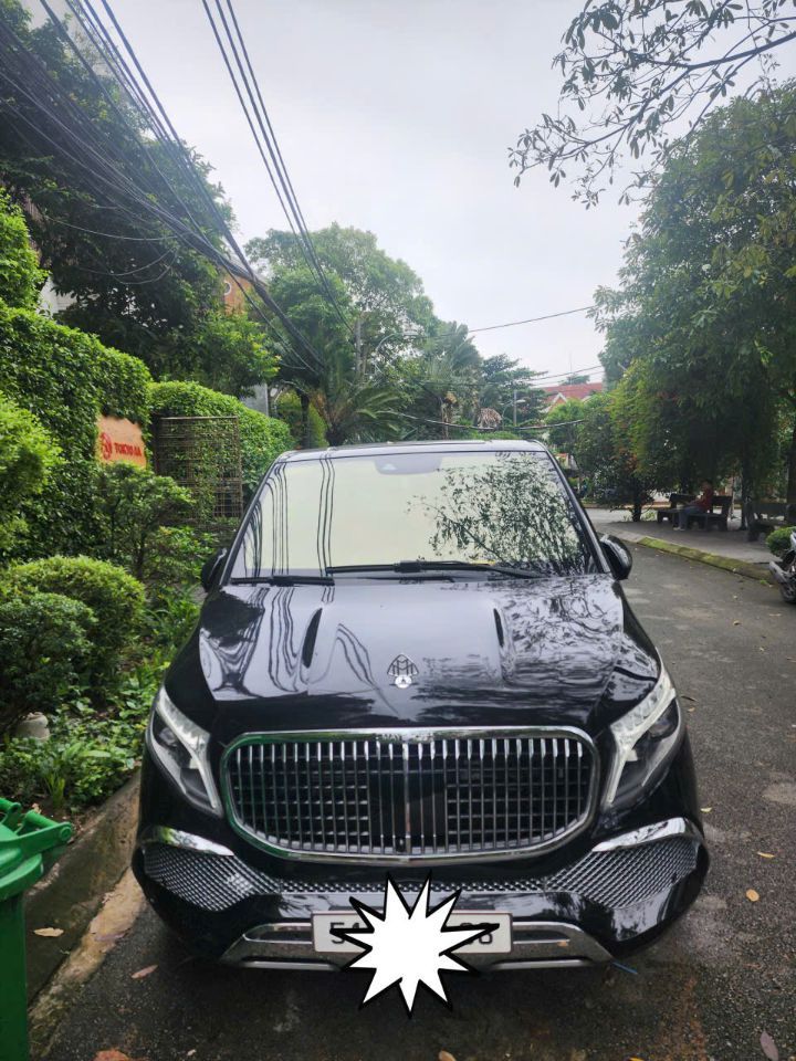 Cần bán Mercedes V250 đời 2016 – bản độ Maybach sang trọng