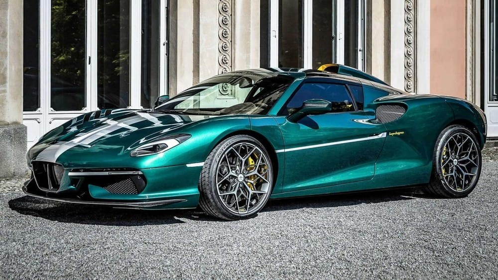 Phía trước của Touring Superleggera Arese RH95