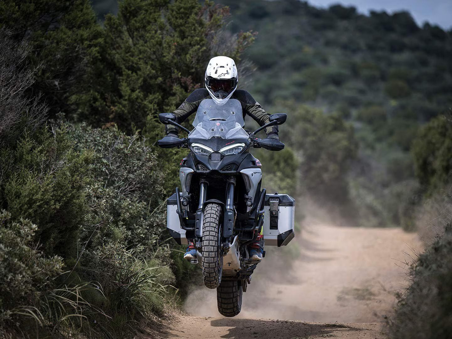 cạnh tranh trở thành mẫu xe off-road