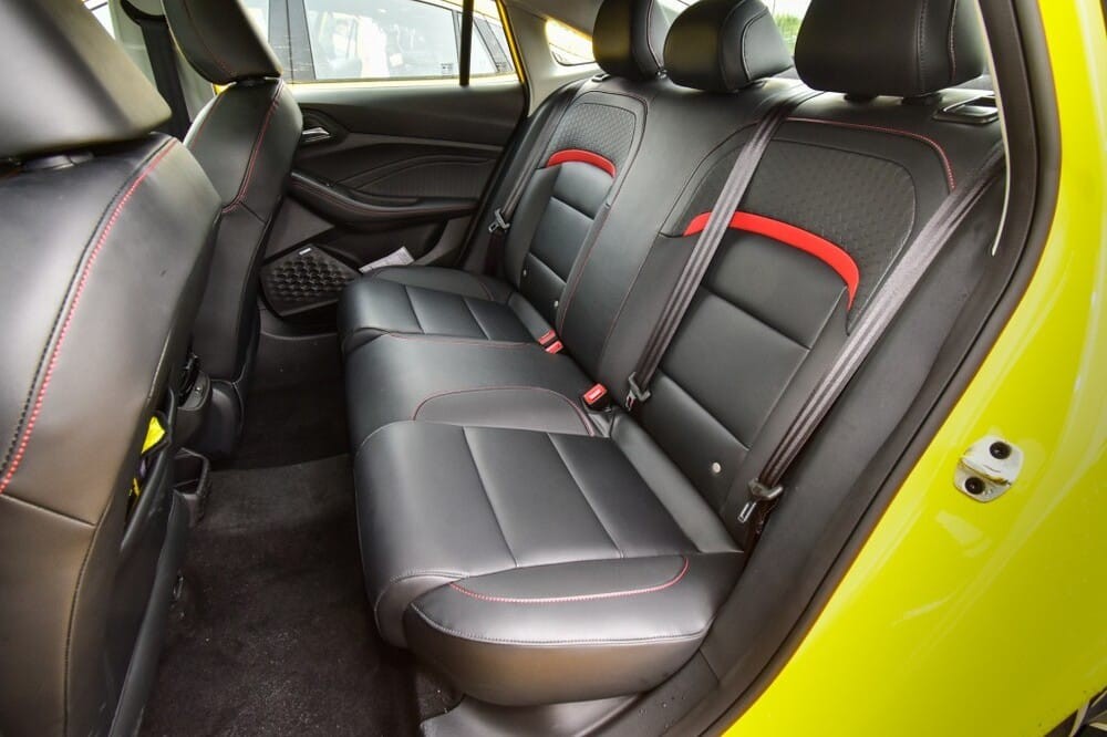 ... và hàng ghế sau của MG5 2021