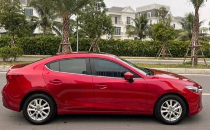 bán Mazda 3 máy 1.5L AT sx 2018 mầu đỏ ,chính chủ xe