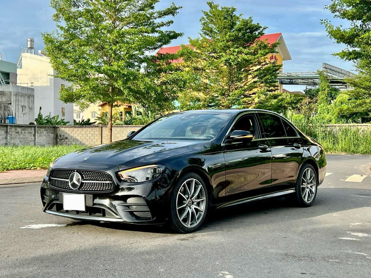 Gửi ae bộ ảnh mới xe E300. Xe đã Spa xong đẹp long lanh.