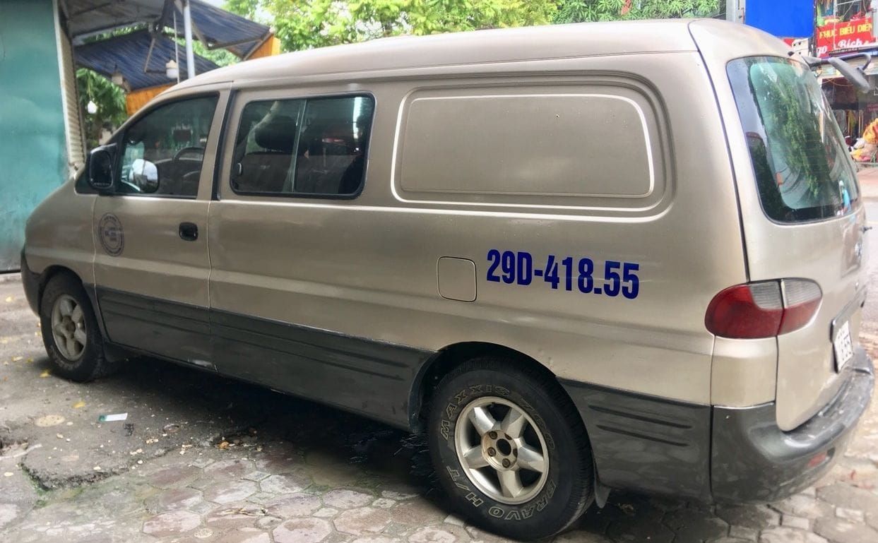 Hyundai Starex 2003 máy dầu 6 chỗ 800kg