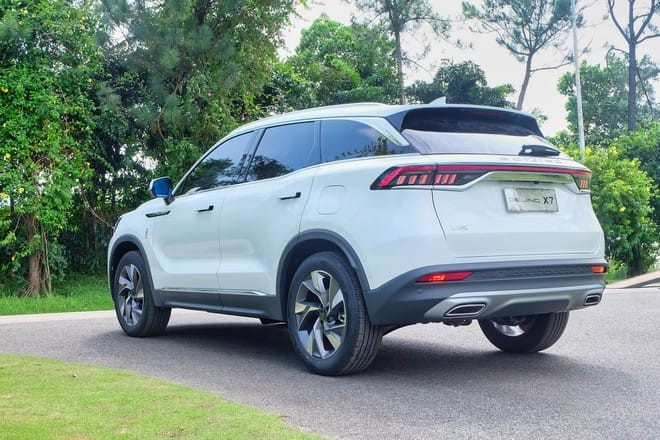 Baic Beijing X7 có xịn xò?: Chi tiết thông số, giá lăn bánh & khuyến mãi (10/2020)