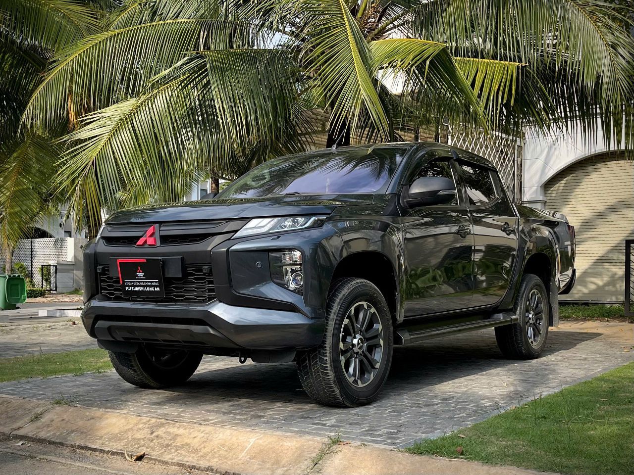 BÁN XE MITSUBISHI TRITON PREMIUM 4X4 2 CẦU SX NĂM 2020
