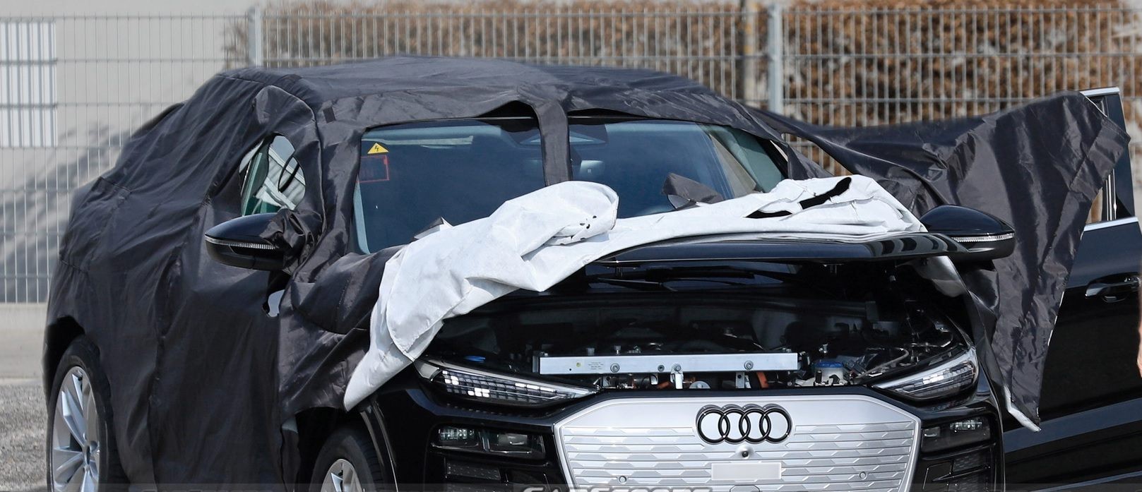 mặt trước Audi Q6 E-Tron