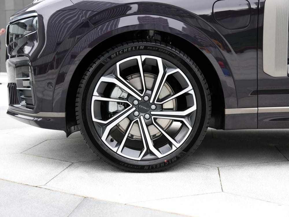 Vành la-zăng của Lynk & Co 09 bản cao cấp