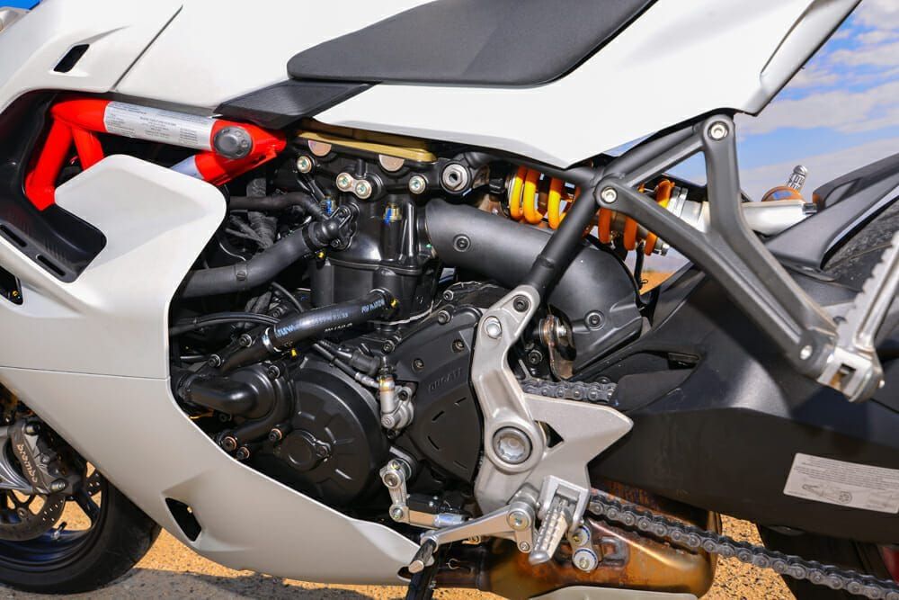 Đánh giá Ducati SuperSport 950 S 2021