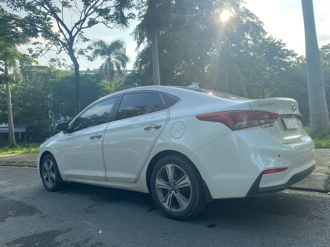 Chính chủ bán xe Hyundai Accent 1.4 AT sx năm 2019