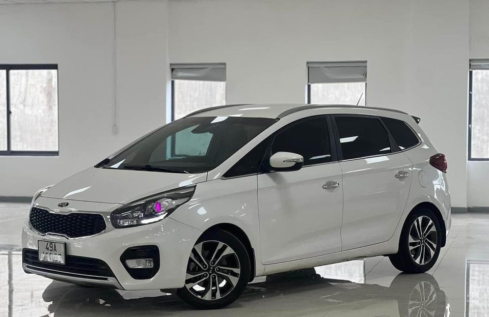 Kia Rondo 2021 siêu mới