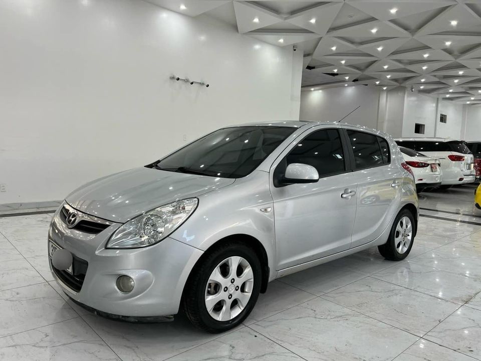 Cần bán Huyndai i20 sx 2010 Nhập Khẩu