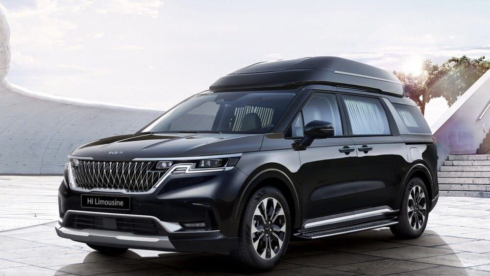 Kia Carnival 2022 bản trần cao và 4 chỗ mới