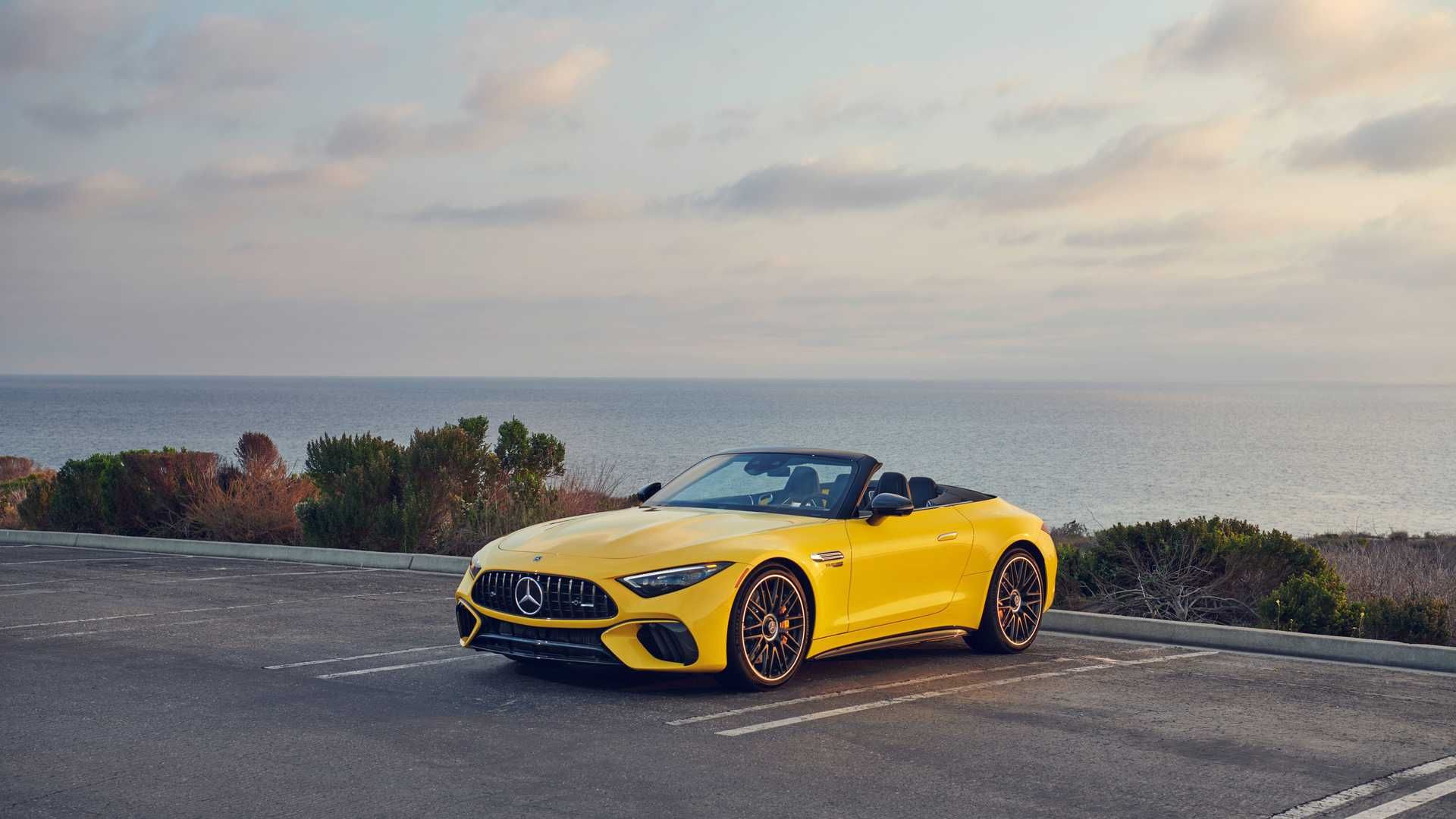 Giá xe Mercedes AMG SL63 2022