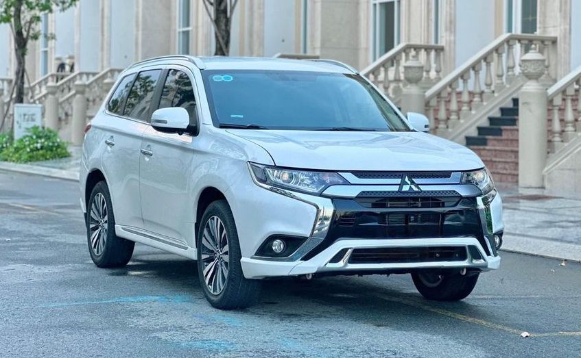 Cần bán Outlander CVT 2022