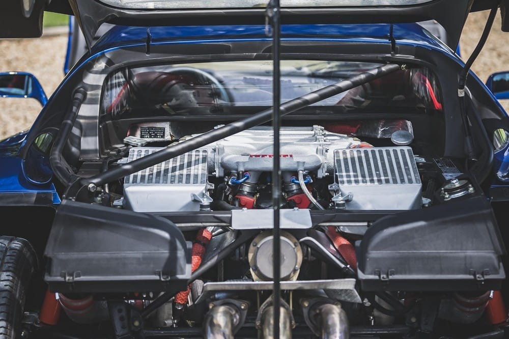 Động cơ V8 của chiếc Ferrari F40 Động cơ V8 của xe