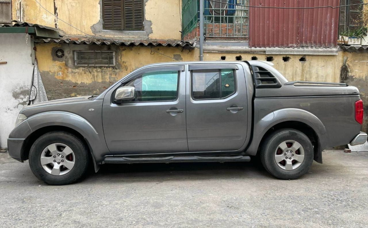 bán Navara chính chủ, 2 cầu số sàn 2013