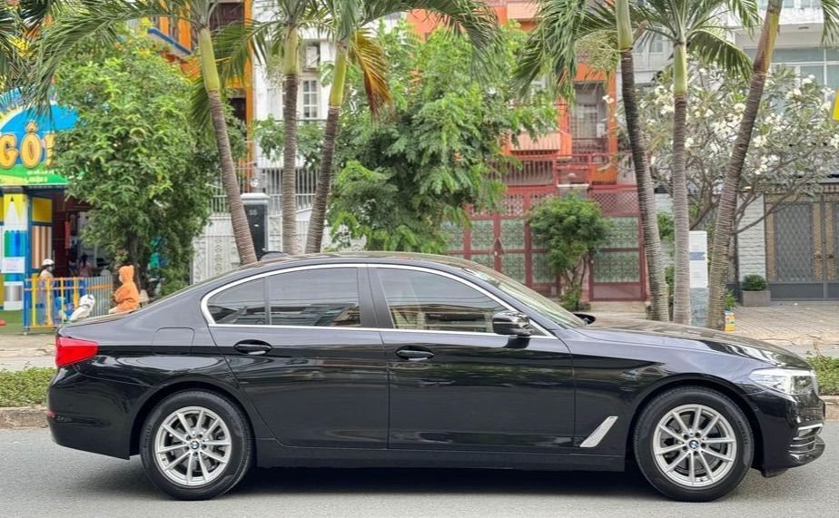 Cần bán BMW 520i nhập khẩu