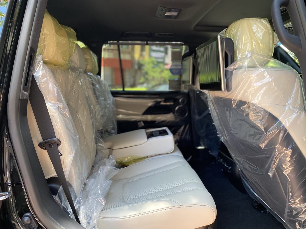 Lexus LX 570 Super Sport 2021 Khoang hành khách LEXUS LX570 SUPER SPORT 2021-2