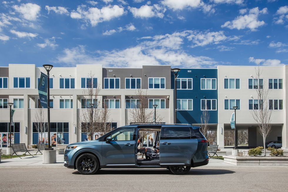 Giá xe Kia Carnival 2022