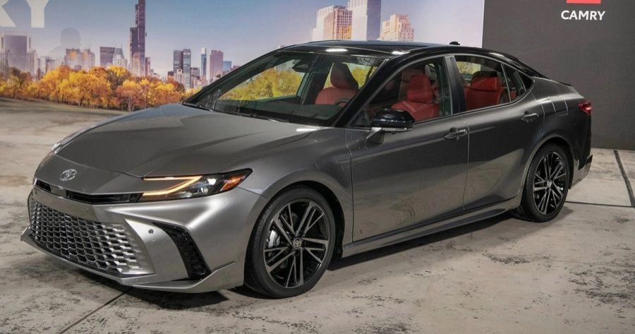 Toyota Camry Hybrid 2025