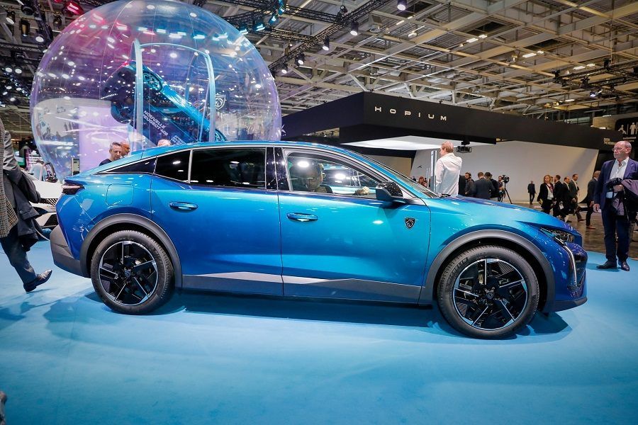 thân xe Peugeot 408 2023