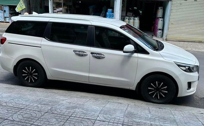 Bán Kia Sedona cũ máy dầu