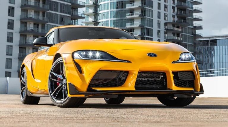 Toyota GR Supra 2023 số sàn