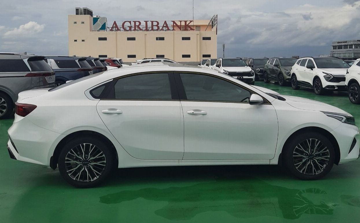 Kia K3 Luxury màu Xanh Xe có sẵn giao ngay giảm 15 triệu