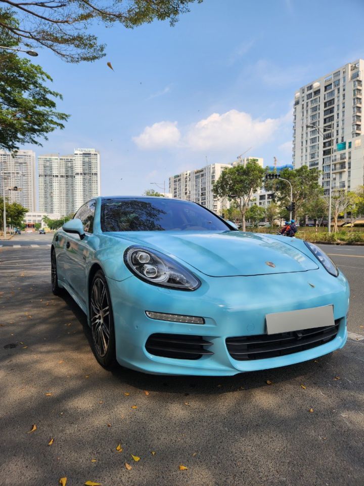 Bán PORSCHE panamera sx cuối 2015 dkld 2017. Màu nâu đang warp xanh