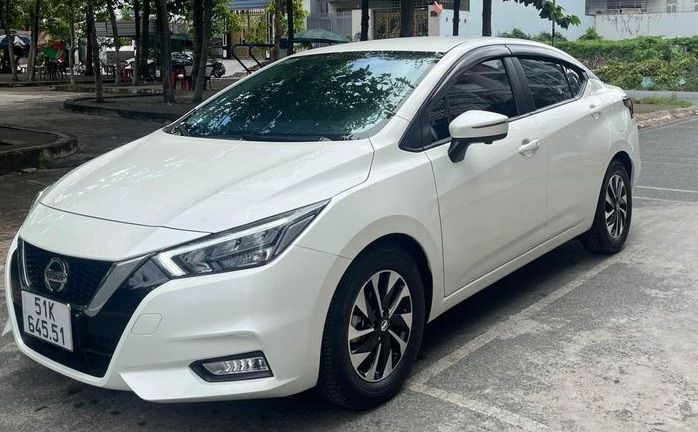 Bán Nissan Almera lướt giá mềm