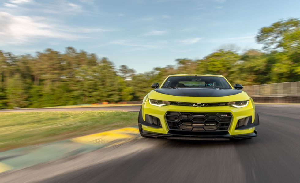 Chevrolet Camaro ZL1 2022 Đánh giá: Thông số, Giá xe và Hình ảnh.