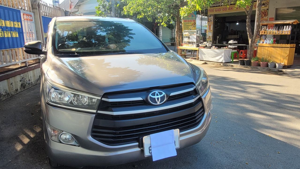 BÁN XE TOYOTA INNOVA 2.0E - 2017 - Giá 449 TRIỆU .