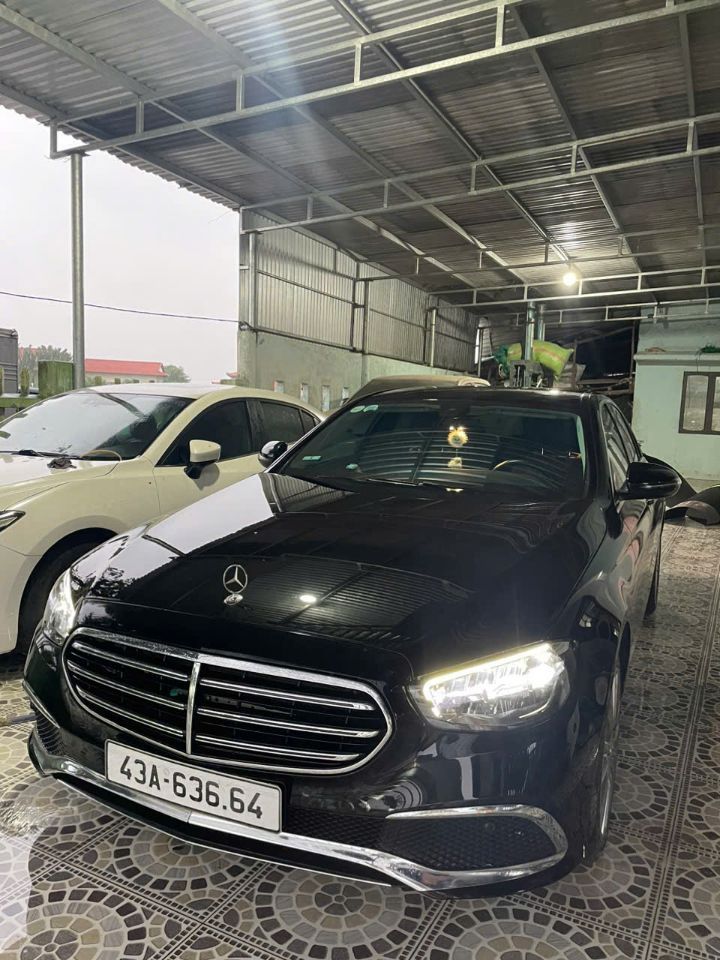 Mercedes Benz 2021 E200 Exclusive - 35000 km