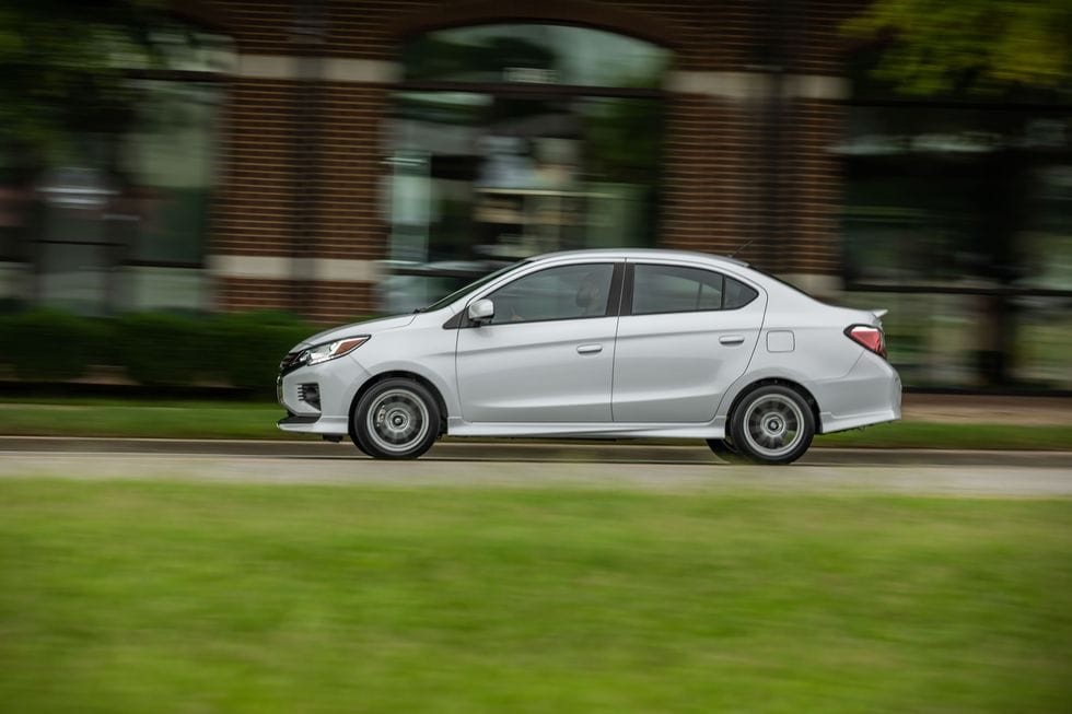 Giá xe Mitsubishi Mirage G4 2021