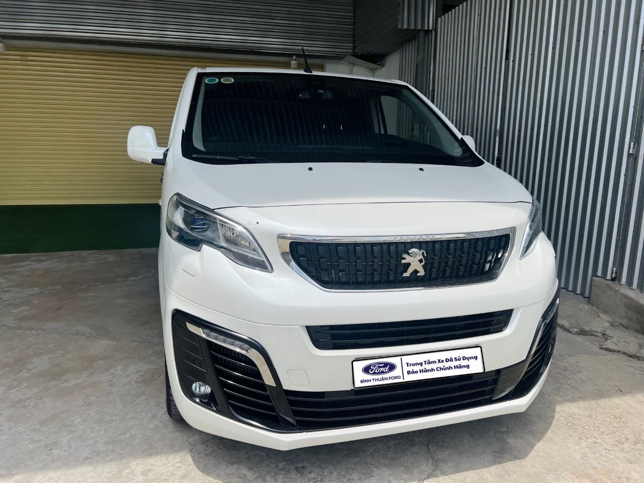 Peugeot Traveller Premium 7S 2021 Đăng ký 2022 Lướt 7.600 Km
