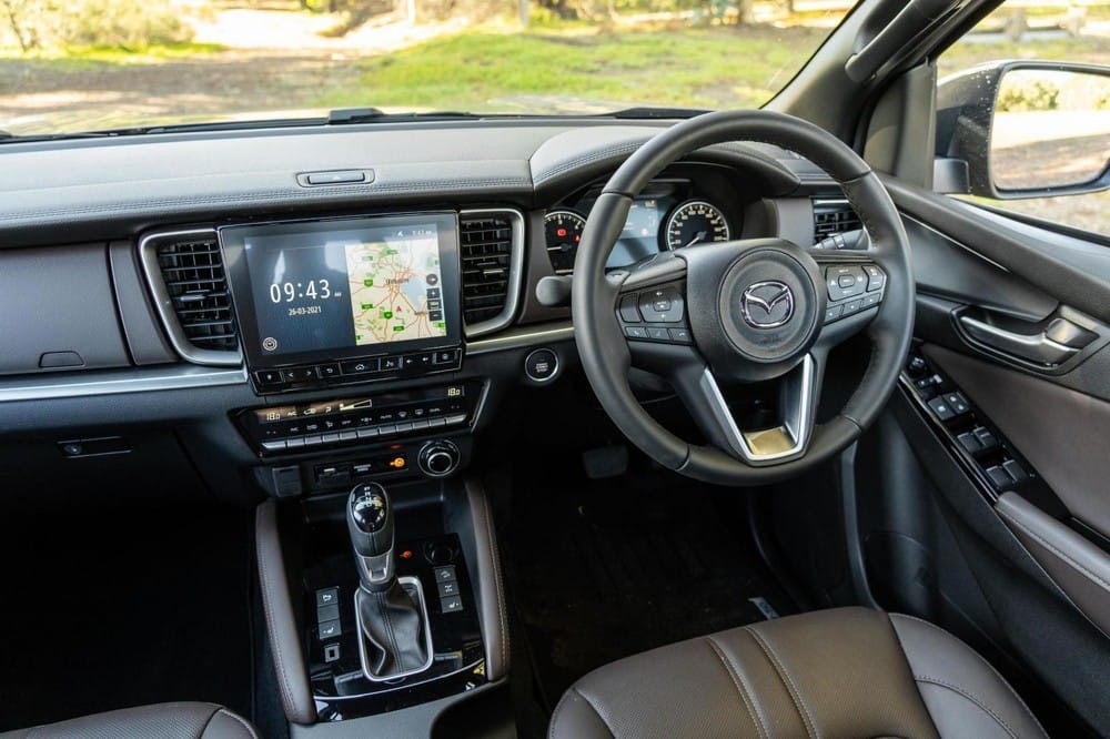 Nội thất bên trong Mazda BT-50 Thunder 2021 Nội thất bên trong Mazda BT-50 Thunder 2021