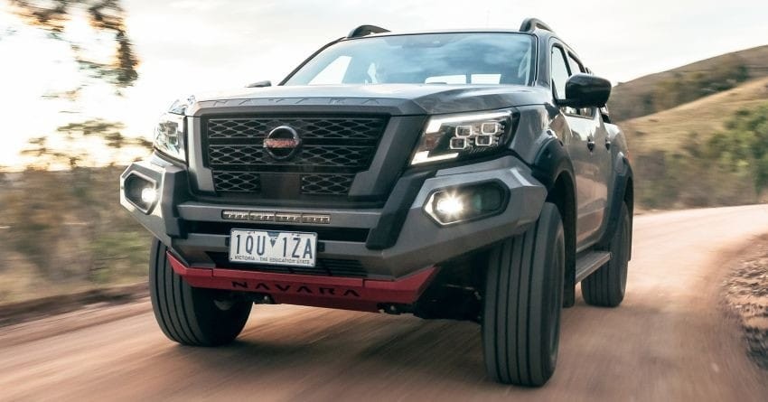 Nissan Navara Pro-4X Warrior 2021 có thêm thanh bảo vệ cản trước hầm hố