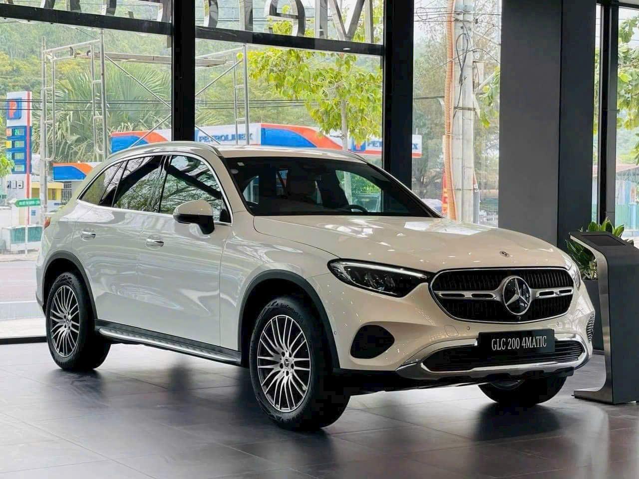 GLC 200 4MATIC – MẪU SUV HẠNG SANG ĐƯỢC KHÁCH CHỐT NHIỀU NHẤT THÁNG!