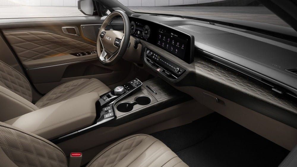 Kia K8 2022 được bọc da sang trọng