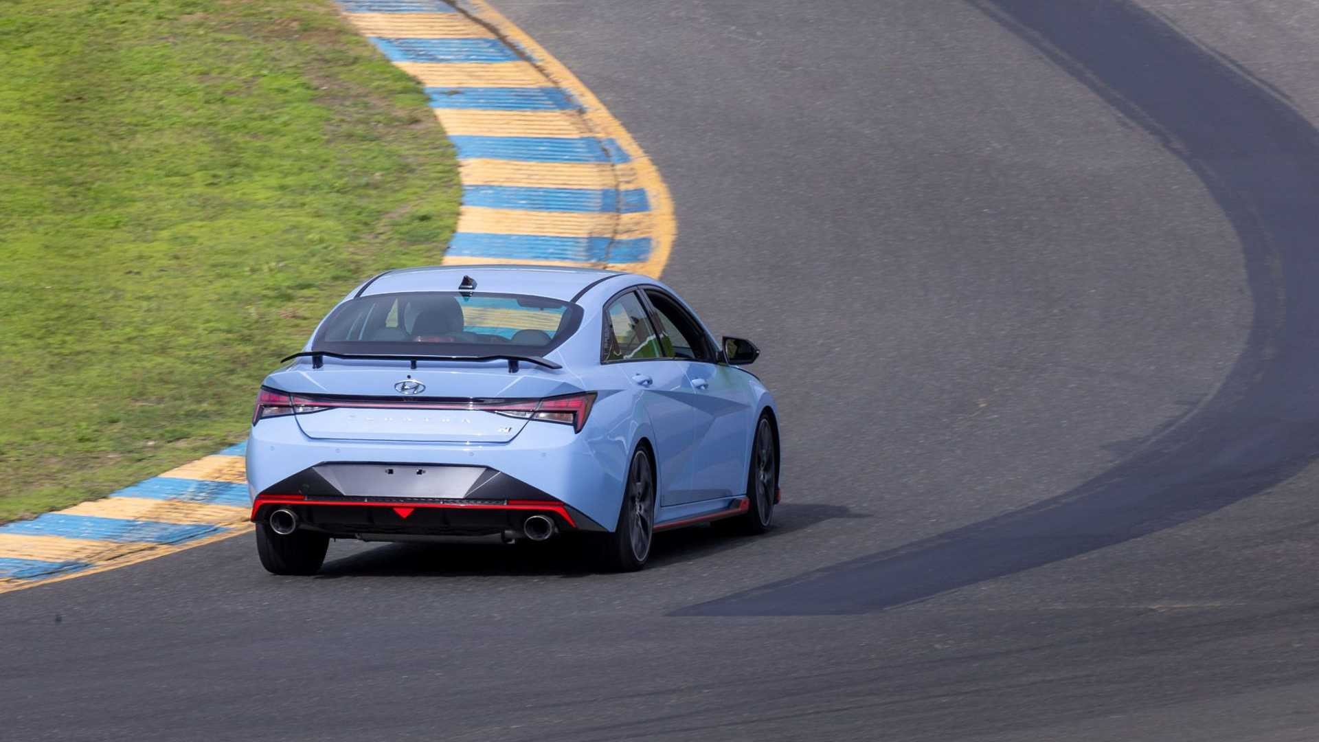 Giá xe Hyundai Elantra N 2022