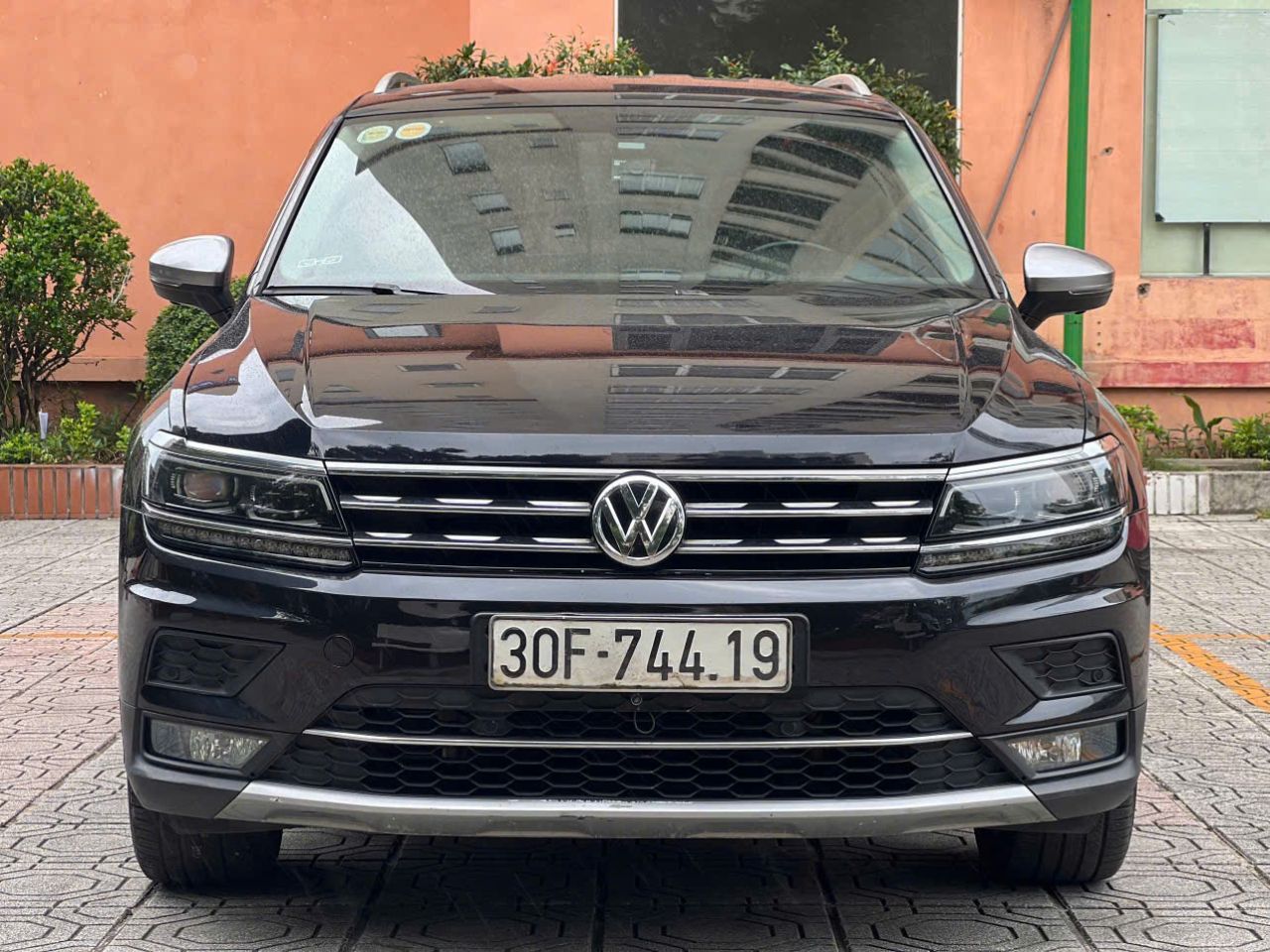 CẦN BÁN XE VOLKSWAGEN TIGUAN ALLSPACE 2018