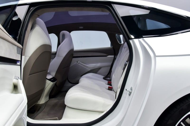 Hàng ghế sau của Zhiji L7 Hàng ghế sau của Zhiji L7