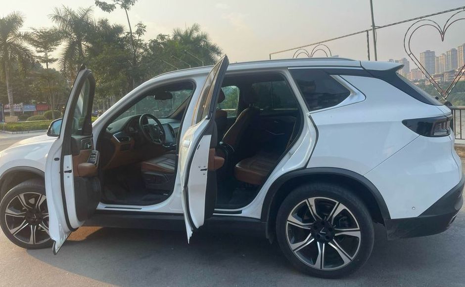 Em cần bán Lux SA Premium 2021