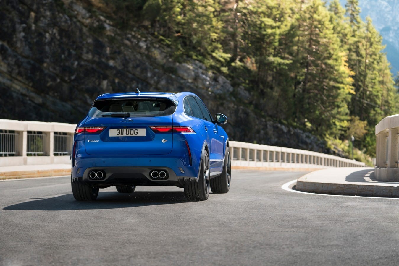 JAGUAR F-PACE SVR-4